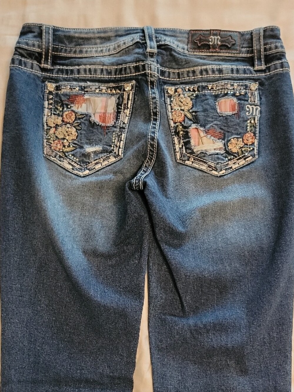 Miss Me Floral & Plaid W/Stone Embellishments Medium Wash Boot Cut Jeans, Sz 30 - Picture 10 of 13